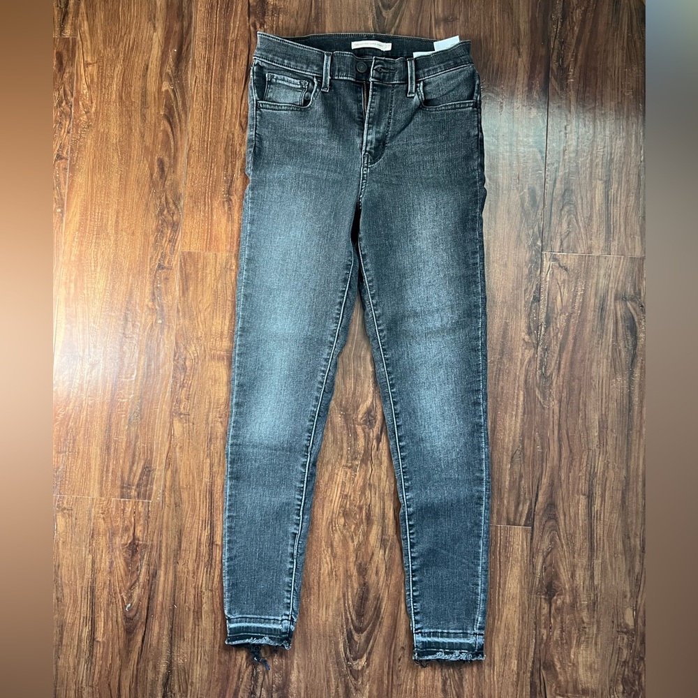 Levi Jeans- 720 high rise super skinny